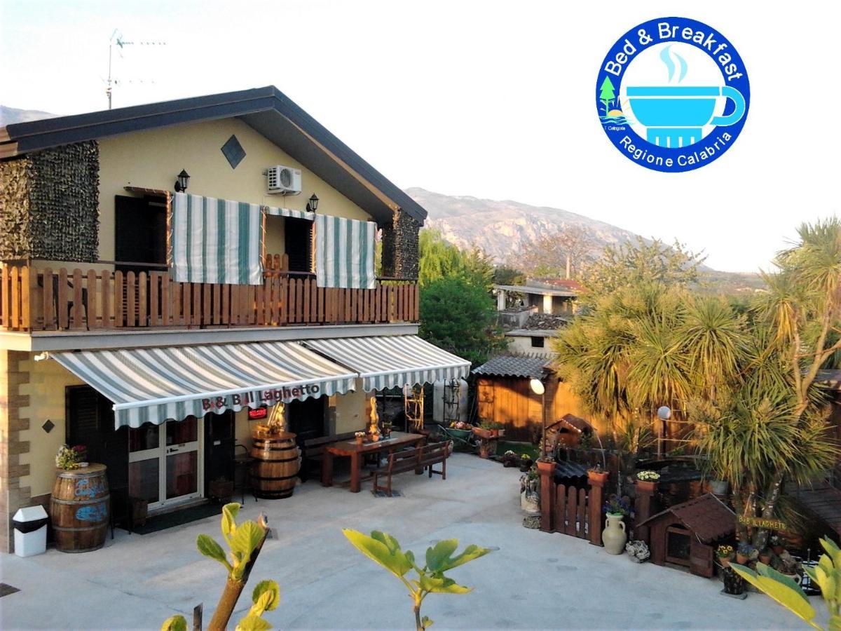 Il Laghetto Bed & Breakfast Кастровилари Екстериор снимка