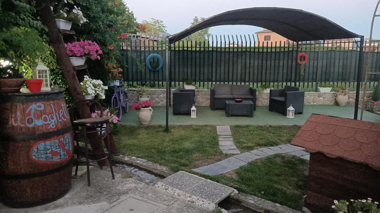 Il Laghetto Bed & Breakfast Кастровилари Екстериор снимка