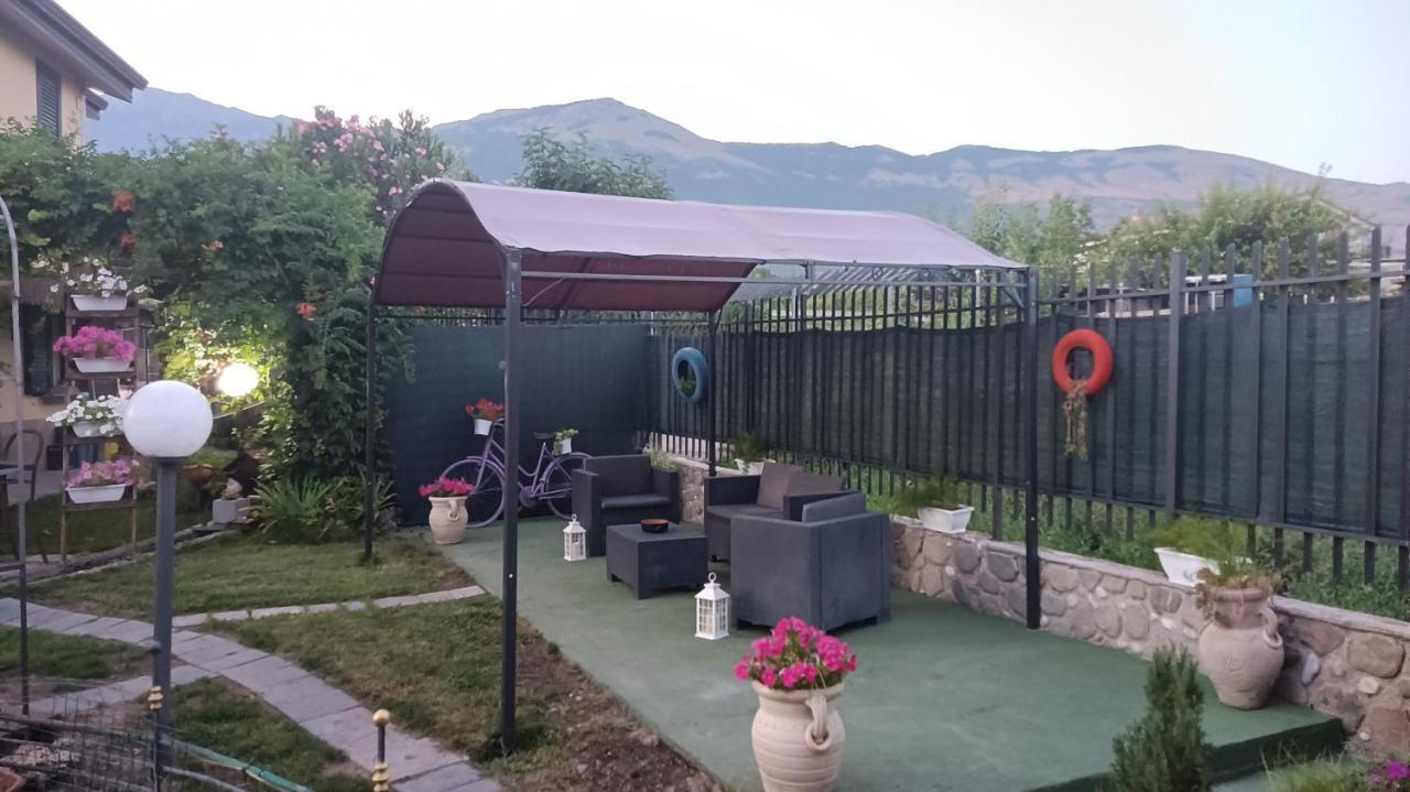 Il Laghetto Bed & Breakfast Кастровилари Екстериор снимка