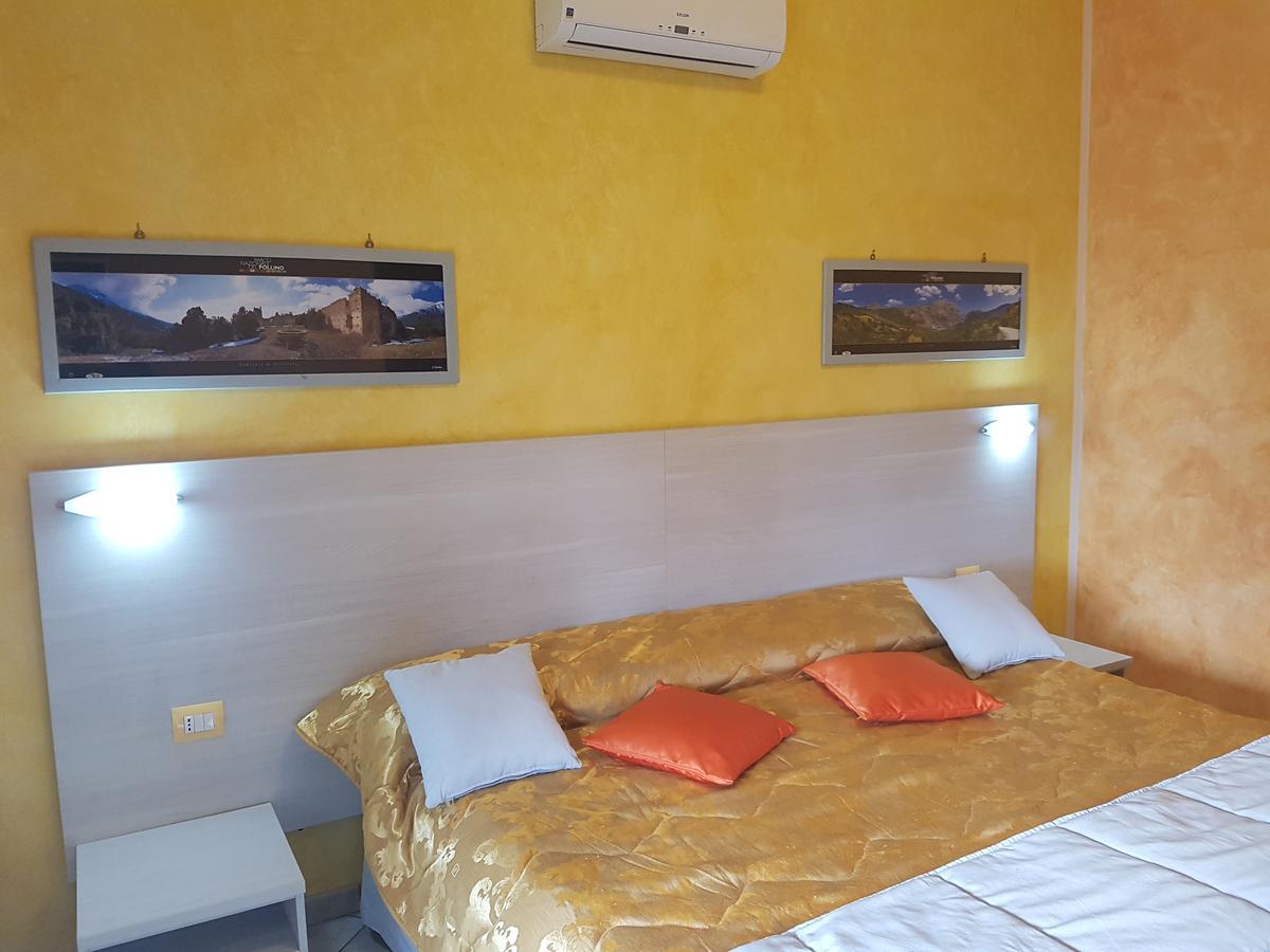 Il Laghetto Bed & Breakfast Кастровилари Екстериор снимка